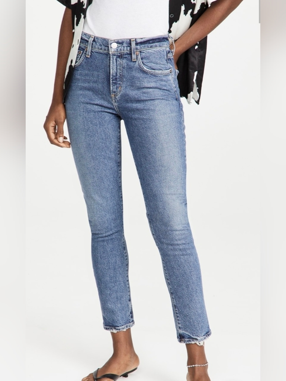 Agolde Toni Mid-Rise Cropped Slim Jeans in Medium Blue Wash